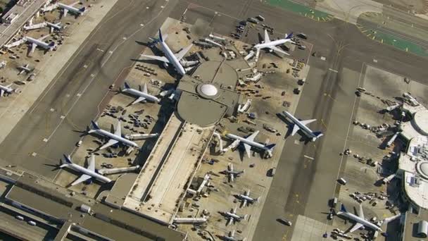 Вид на терминал аэропорта — стоковое видео