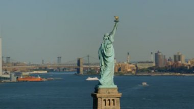 Özgürlük Heykeli ve Manhattan