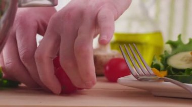 Taze sağlıklı salata çatalı