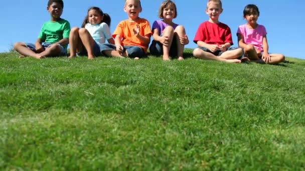 Niños de diversas etnias — Vídeo de stock