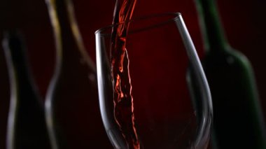 kırmızı şarap dökme