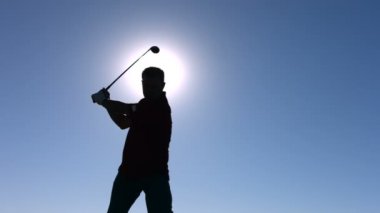 Kolyesi golfçü silüeti