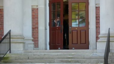 Okuldan çalıştıran mezunları