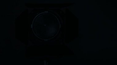 Film ışık yavaş yavaş döner