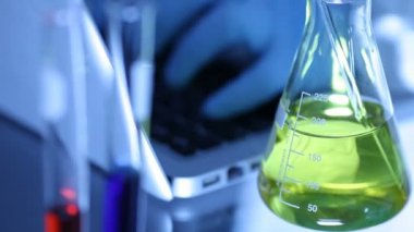 Teknisyen testleri üzerinde çalışma