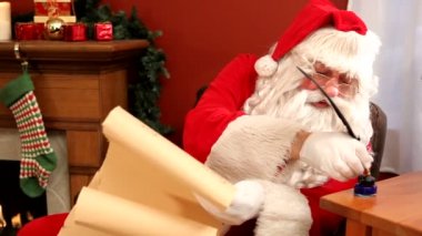 Noel Baba kaydırma üzerinde yazma