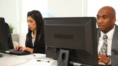 bilgisayar çalışma iş adamları