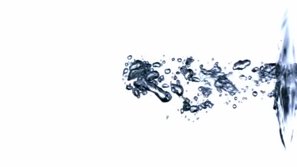 Acqua versando bolle d'acqua — Video Stock