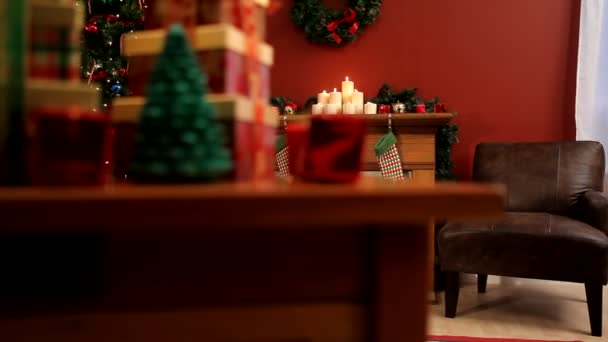 Coloridas decoraciones navideñas — Vídeos de Stock