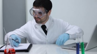 Teknisyen testleri üzerinde çalışma