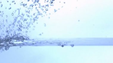 Tank içine düşen su damlaları
