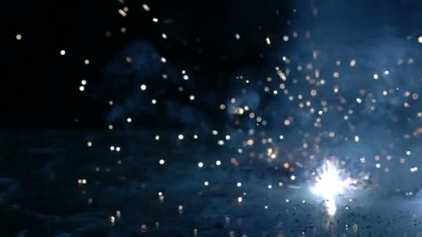 Clignotant sur fond noir 