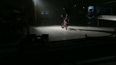 BMX sürücüsü yapmak hileci