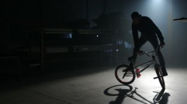 BMX sürücüsü yapmak hileci