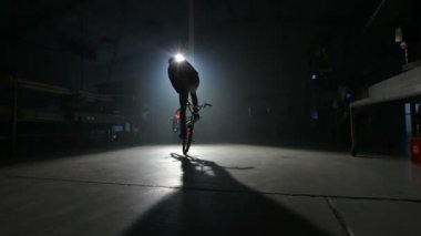 BMX sürücüsü yapmak hileci
