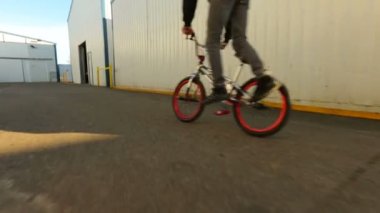 BMX sürücüsü yapmak hileci