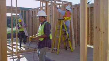 Alt kurulu ile yürüyüş