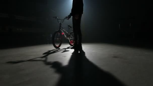 BMX rider doing tricks — Stock Video