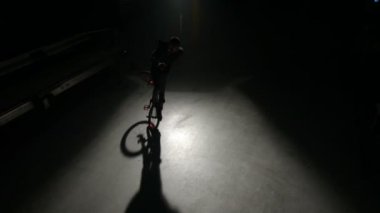 BMX sürücüsü yapmak hileci