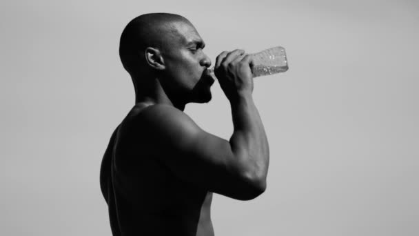 Jogador beber água — Vídeo de Stock