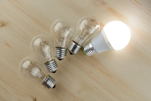 LED e lampade ad incandescenza — Foto Stock