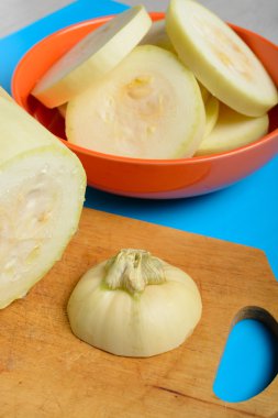 Taze kabak dilimlenmiş