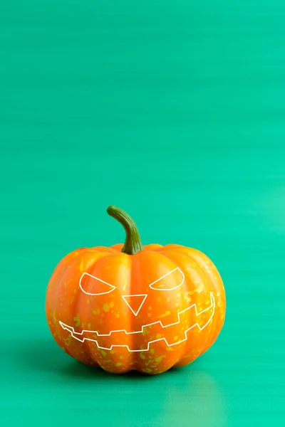 Halloween pompoen met eng gezicht — Stockfoto