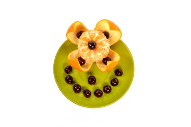 Mandarin ve kiraz ile yeşil plaka