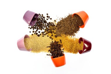 Tohumlar, baharatlar, tahıl, uyan ve birbirleri ile karışık