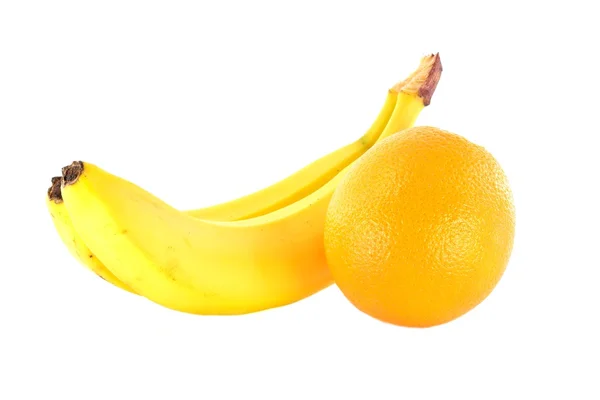 Banane und Mandarine auf weißem Hintergrund — Stockfoto