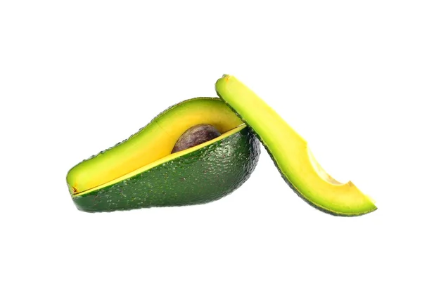 Snijd de avocado op een witte achtergrond — Stockfoto