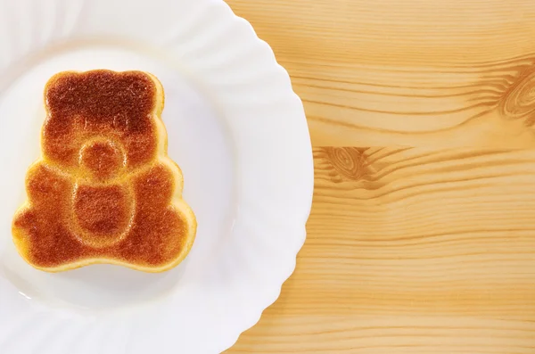 Torta alla cannella a forma di cucciolo d'orso — Foto Stock