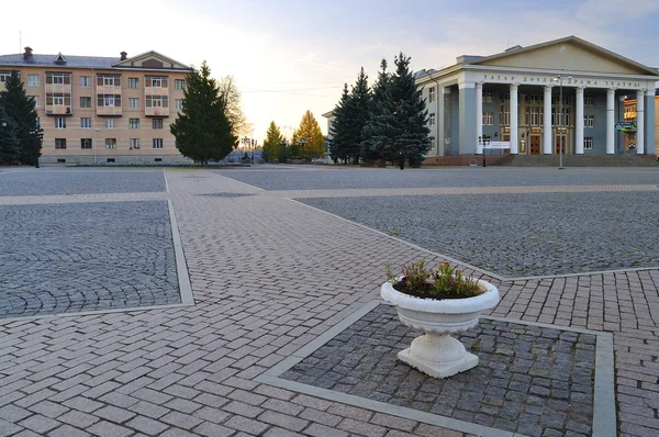 Lenin torget i Almetyevsk Tatarstan Ryssland — Stockfoto