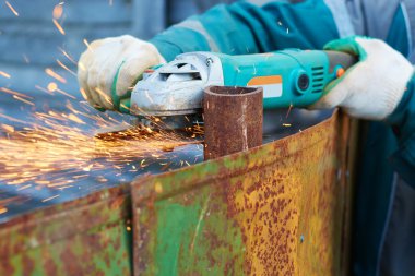 Metal kesme açısı değirmeni