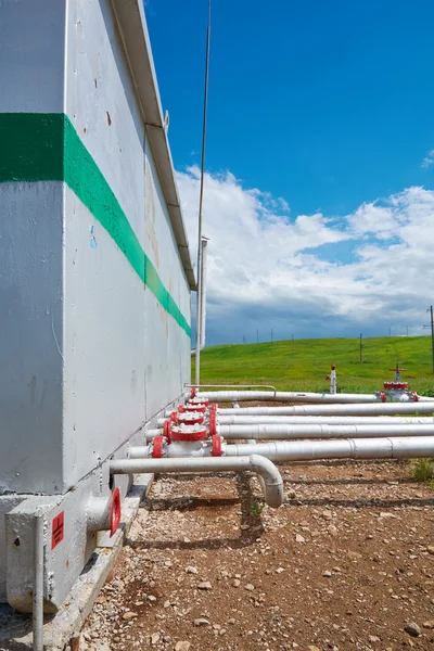 Erdölpipelines aus dem Pumpwerk — Stockfoto