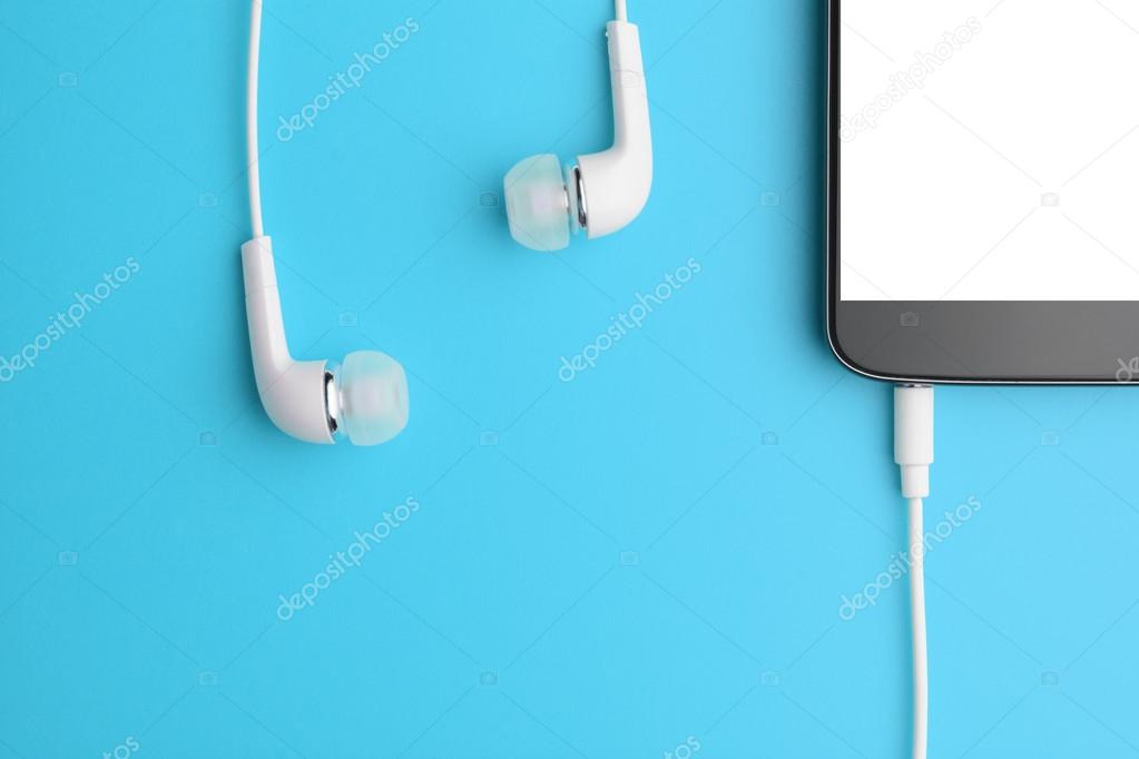 Smartphone with connected headphones