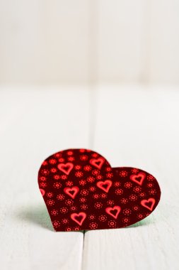 Kalp şeklinde renkli kağıt rakamları