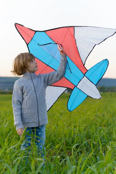 Girl playing with a kite — Stock Photo, Image