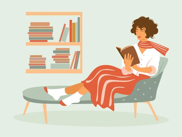 Acogedora Casa Mujer Joven Leyendo Buen Libro Acostada Sofá Casa — Vector de stock