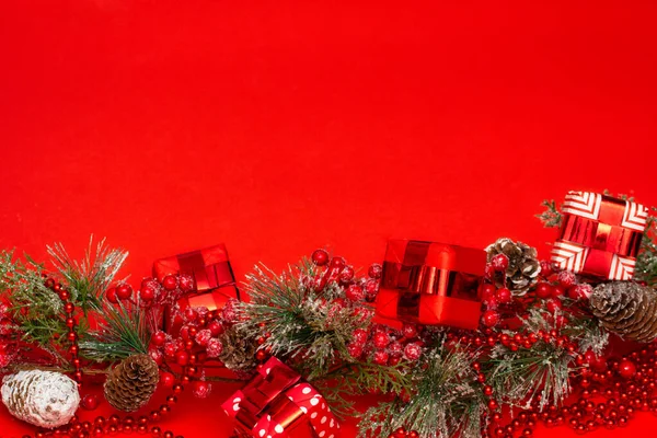 Decoraciones Fondo Navidad Invierno Con Ramas Abeto Conos Sobre Fondo — Foto de Stock