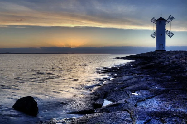 Φάρος Ανεμόμυλος Stawa Mlyny σε Swinoujscie, Βαλτική θάλασσα, Πολωνία. — Φωτογραφία Αρχείου
