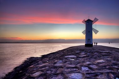 Deniz feneri yel Stawa Mlyny, Świnoujście, Polonya.