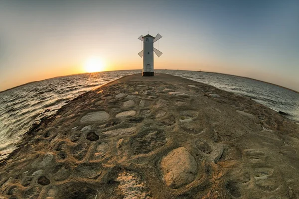 Deniz feneri yel Stawa Mlyny, Świnoujście, Polonya. — Stok fotoğraf