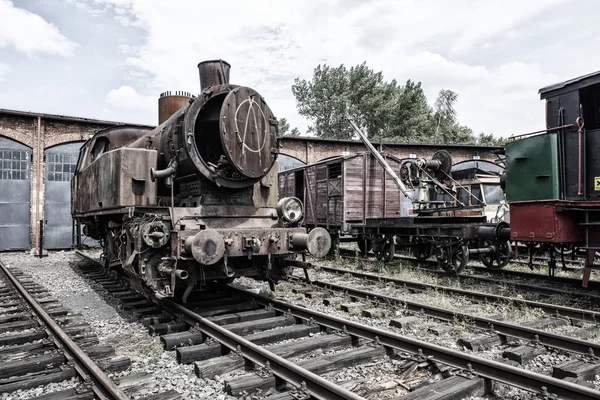 De oude stoomlocomotief — Stockfoto