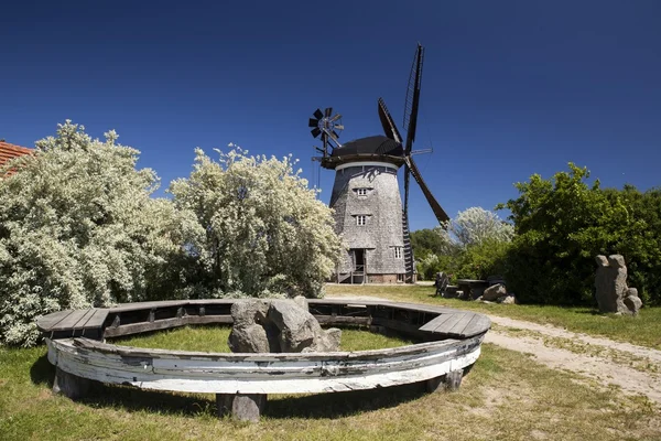 Větrný mlýn v Benz na ostrově Usedom, Německo — Stock fotografie
