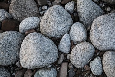 Eğimli alan taşlarının dokusu