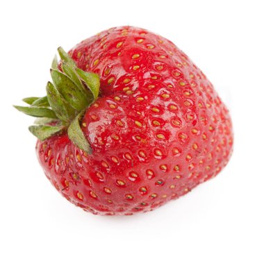 Beyaz arka planda taze çilek izole edilmiş. Portföydeki farklı bir açıdan farklı nesne veya görünüm.