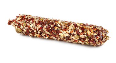 Beyaz arka planda izole edilmiş müsli serpiştirilmiş salam. Portföydeki başka bir açıdan görüntüle.