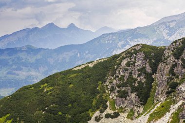 Tatra Ulusal Parkı 'ndaki dağ manzarası