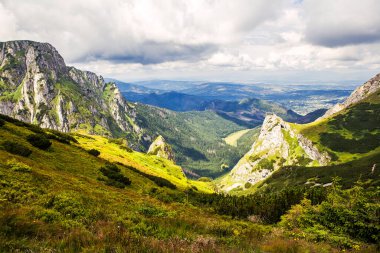 Tatra Ulusal Parkı 'ndaki dağ manzarası